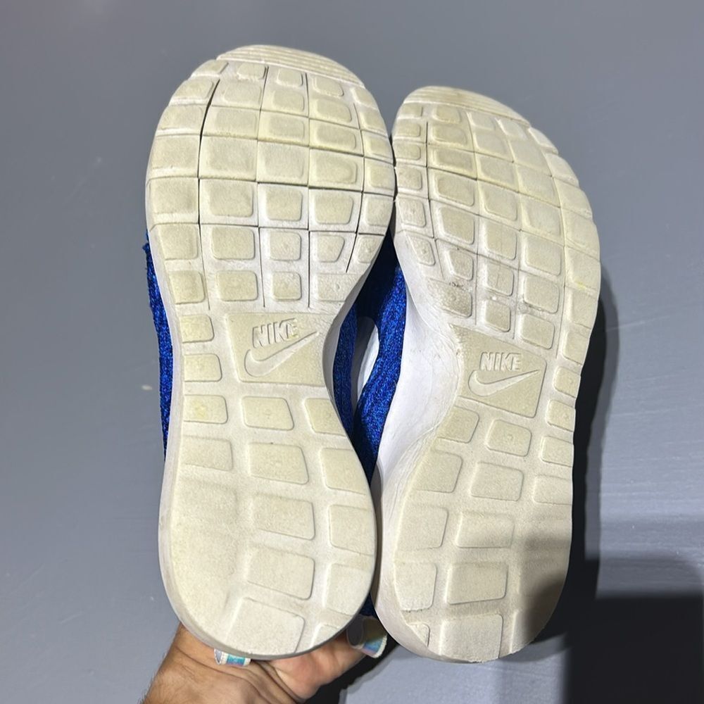Nike Shoes - Picture 6 of 6